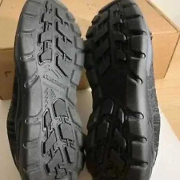 L932. NEW! Skechers-Black-US 11 Men’s main image 4